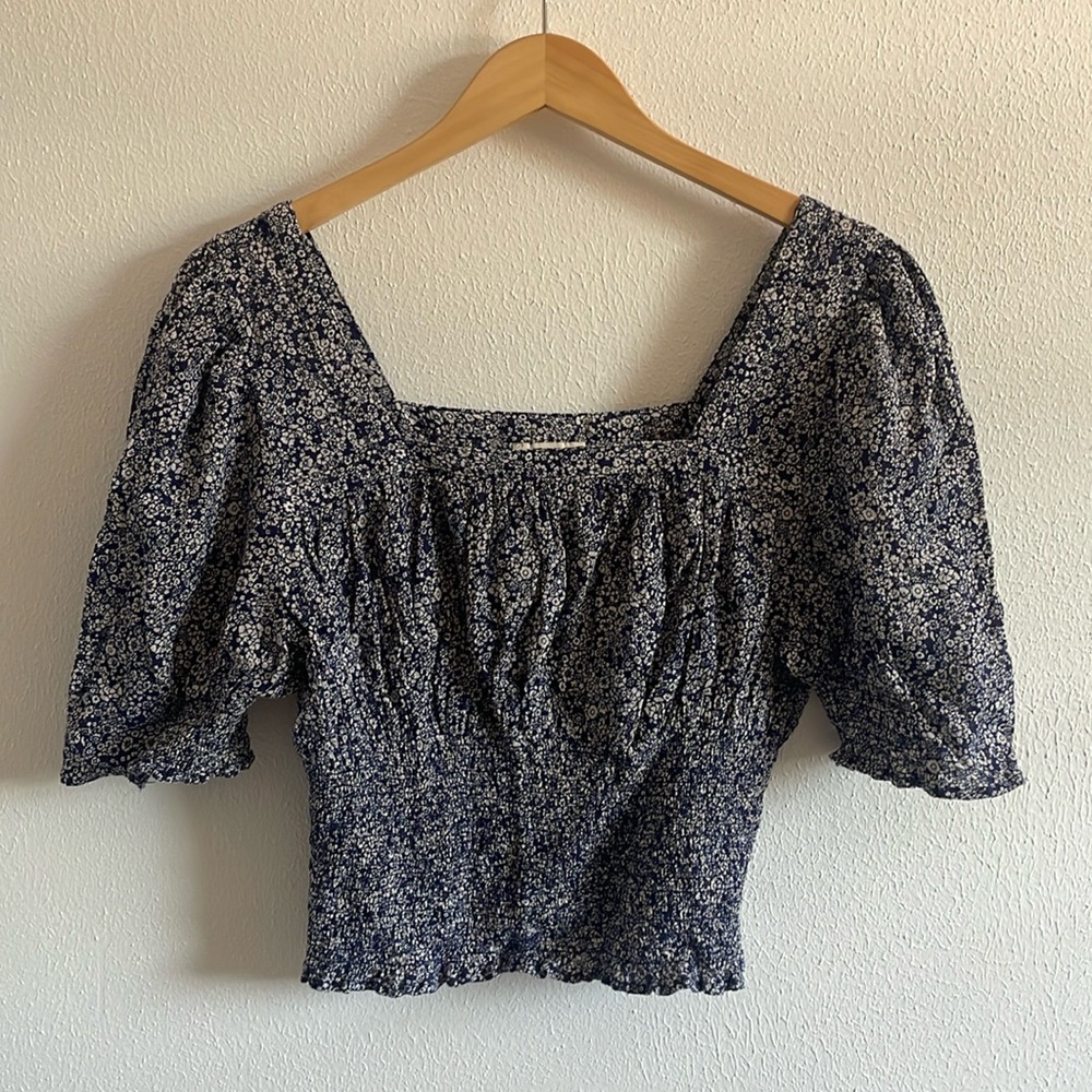 Universal Thread Blue Floral Cropped Peasant Blouse